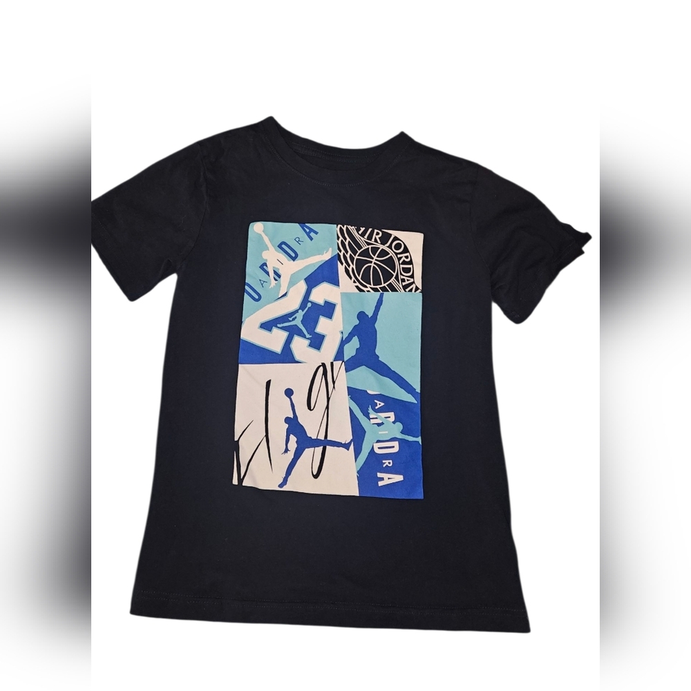 Navy NIKE AIR Jordan Graphic T-Shirt with Blue and White Jumpman Design YOUTH
